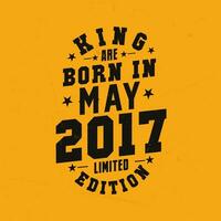 Rey son nacido en mayo 2017. Rey son nacido en mayo 2017 retro Clásico cumpleaños vector