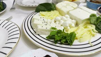 tradizionale Turco prima colazione impostato di gusti di piatti video