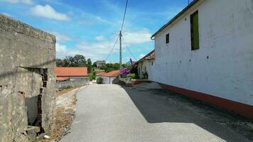 mooi hoog hoek beeldmateriaal van porto's stad platteland van Portugal. de beeldmateriaal was gevangen genomen met drone's camera Aan juli 10e, 2023 video