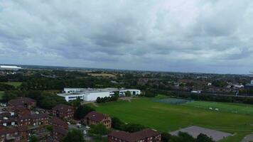 antenne beeldmateriaal van behuizing wijk van noorden luton stad van Engeland, uk. video