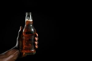 un masculino mano participación arriba un botella de cerveza aislado en un negro antecedentes con Copiar espacio. ai generado foto