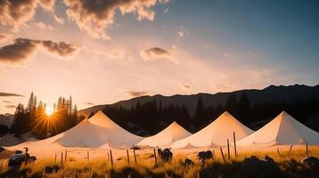 cámping en el montañas a puesta de sol. ai generativo foto