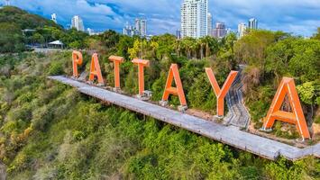grande letras Pattaya aéreo ver de Pattaya , Tailandia foto