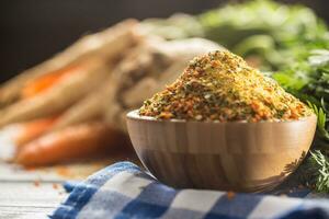 Condimento especias condimento vegeta desde deshidratado Zanahoria perejil apio chirivías y sal con o sin glutamato foto