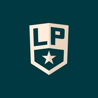 inicial lp logo estrella proteger símbolo con sencillo diseño vector