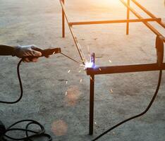 industrial welding technician, skilled welding technician photo