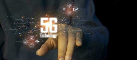 concepto de futuro tecnología 5g red inalámbrico sistemas y Internet de cosas foto