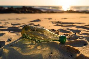 el plastico botella en arenoso playa con olas - preocupado ambiental de cerca foto de descartado basura y Oceano conservación esfuerzos - ai generado