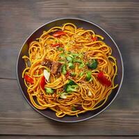 cerca arriba fideos con vegetal en de madera antecedentes foto