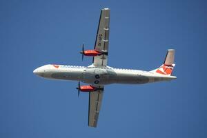 csa checo aerolíneas atr-72 ok-gfq pasajero avión salida y tomar apagado a Budapest aeropuerto foto