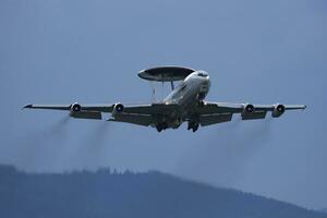 OTAN temprano advertencia controlar fuerza boeing awacs volador a zeltweg aire base foto