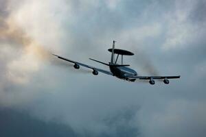 OTAN temprano advertencia controlar fuerza boeing e-3a awacs volador a zeltweg aire base foto