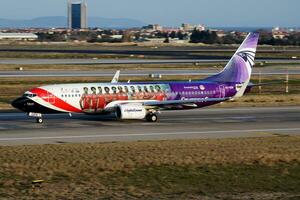 egiptoair especial librea boeing 737-800 su-gen pasajero avión salida a Estanbul ataturk aeropuerto foto