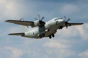 eslovaco aire fuerza Leonardo c-27j espartano 1962 transporte avión monitor a Siaf eslovaco internacional aire fest 2019 foto