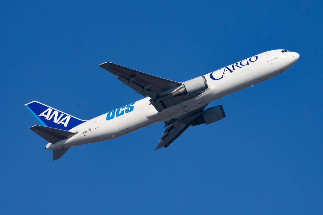 ❶　1/400　ANA CARGO　BOEING767-300ER JA602F ➀ 1/400 ANA CARGO BOEING767-300ER JA602F