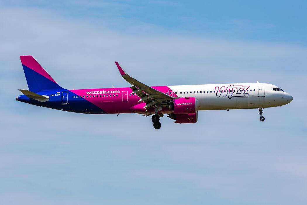 モナーク航空A IR B U S Ａ321 Airbus A321-200 Seat Maps, Specs & Amenities | Delta Air Lines