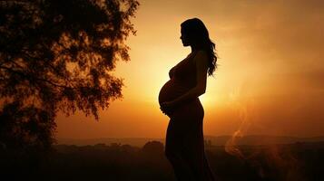 silueta de embarazada mujer foto