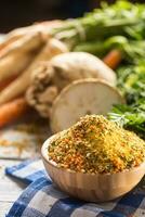 Condimento especias condimento vegeta desde deshidratado Zanahoria perejil apio chirivías y sal con o sin glutamato foto