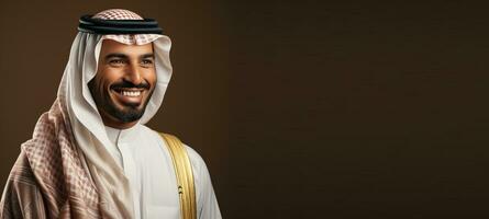 retrato de árabe hombre con tradicional ropa en marrón antecedentes ai generado foto