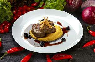 Filet mignon with mashed photo