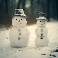 muñeco de nieve. dos linda clásico muñecos de nieve foto