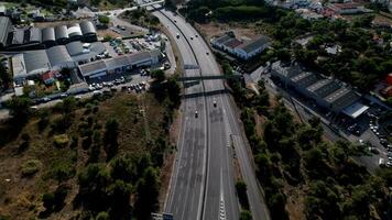 aereo fuco Visualizza di elevato autostrada incroci e scambio cavalcavia squillare strade video