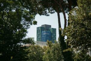 Siempre verde torre en tirana, Albania foto