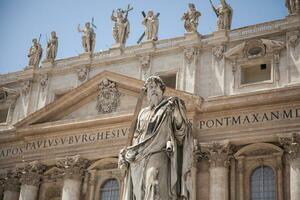 puntos de vista de S t. de pedro basílica en Vaticano ciudad foto