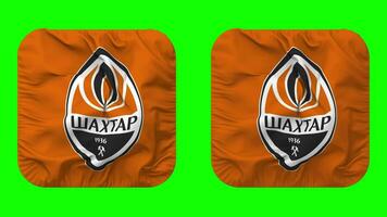 Football club shakhtar Donetsk drapeau dans écuyer forme isolé avec plaine et bosse texture, 3d le rendu, vert filtrer, alpha mat video