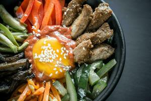 cuenco de bibimbap foto