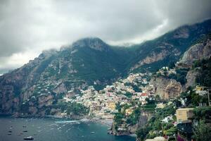 positano pueblo italia foto