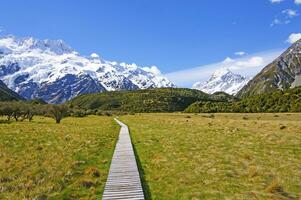 sendero a un alpino mundo maravilloso foto