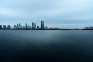 ciudad paisaje alrededor el lago en suzhou, porcelana. foto