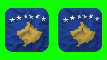 Kosovo bandera en escudero forma aislado con llanura y bache textura, 3d representación, verde pantalla, alfa mate video