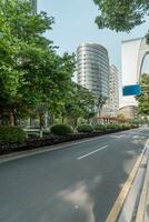 el paisaje en el centrar de ciudad, moderno comercial antecedentes. foto