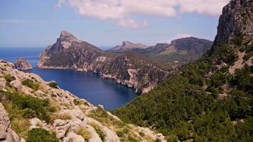 vue de le magnifique lagune sur le île de Majorque video