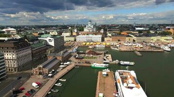 Helsinki cathédrale dans Finlande par drone 4 video