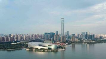 cbd edificios por jinji lago en suzhou, porcelana. video