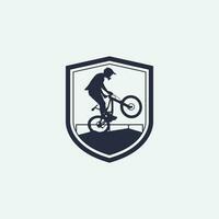 logotipo de bicicleta de montaña vector