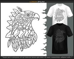 águila cabeza mandala letras aislado en negro y blanco t camisa. vector