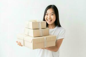 hermosa joven asiático mujer participación paquete o empaquetar caja aislado en blanco fondo, entrega mensajero y Envío Servicio concepto ai generativo foto