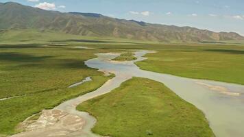 Bayinbuluke grassland landscape. video