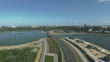 a aéreo Visão do a milênio ponte do Kazan video