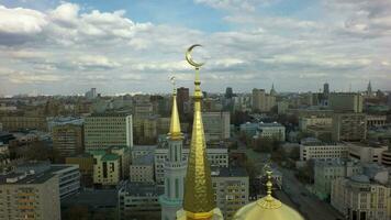 Antenne Aussicht von Stadt mit Moskau Kathedrale Moschee, Russland video