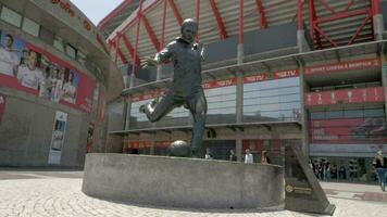 estadio da luz med eusebio staty i Lissabon, portugal video