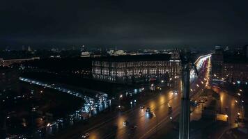 de yuri gagarin monument in Moskou Bij nacht video