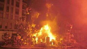 Burning falla in the street. La Crema on the final night of Fallas in Valencia video