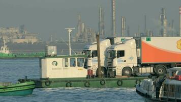 verkeer van lading en passagier water vervoer video