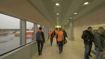 verslaggevers in sheremetyevo luchthaven, Moskou video