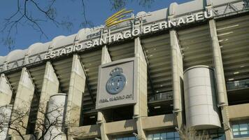 Santiago bernabeu stade avec réel Madrid logo, Espagne video